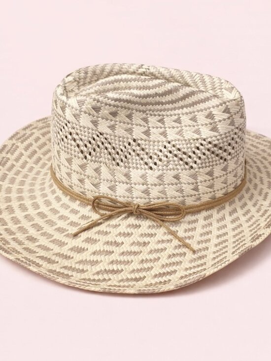 Nordstrom Accessories - NWT White & Grey Bow Beach Hat